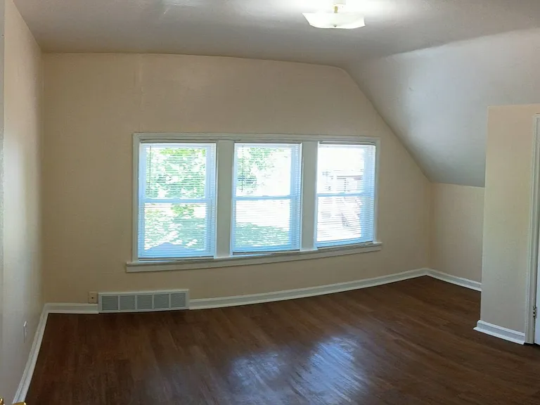 3356 N 12th St — Photo 3