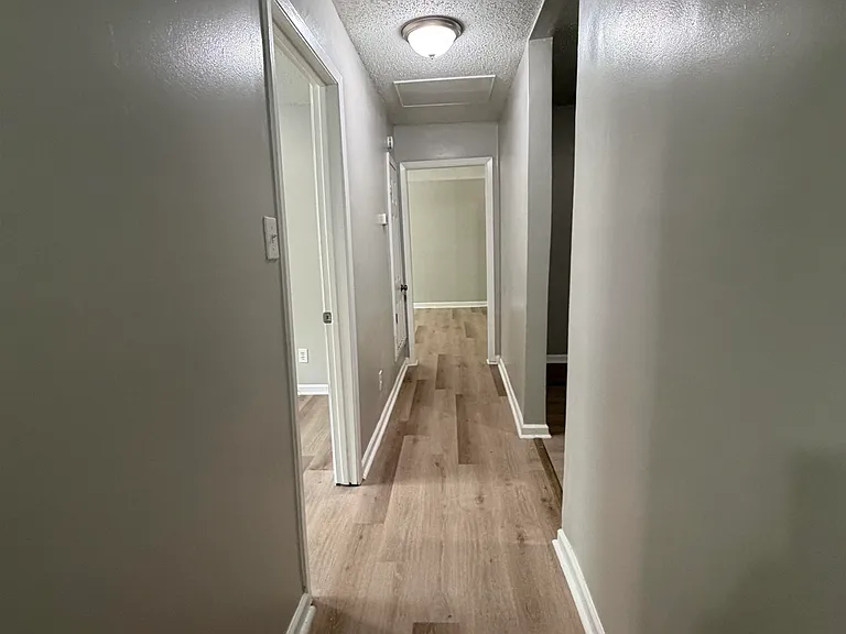 945 Nora Rd — Photo 2