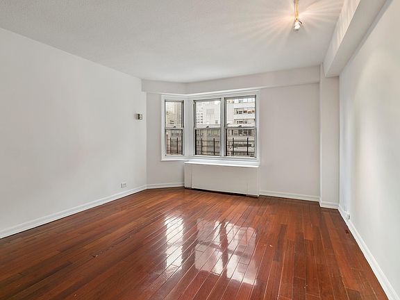 5th image of 220 E 60th St #7CD