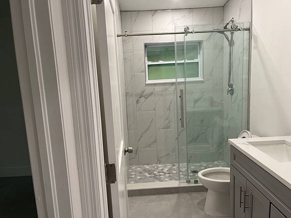 5th image of 310 4th St NE #310