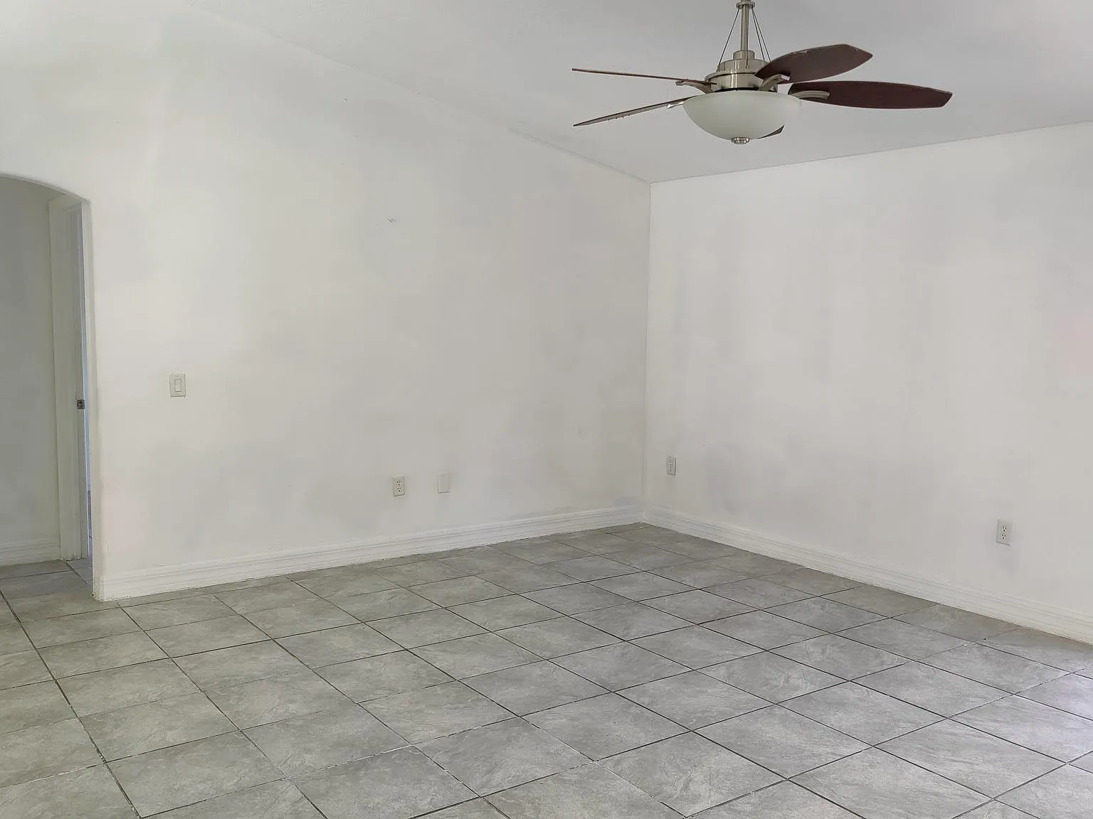 3 bed, 1340 sqft, $1,800 — Photo 2