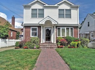 110 Central Blvd, New Hyde Park, NY 11040