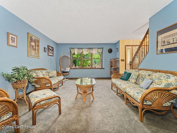3rd image of 112 Village View Ct