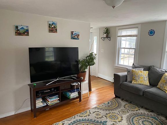3rd image of 563 Power Rd Floor 1