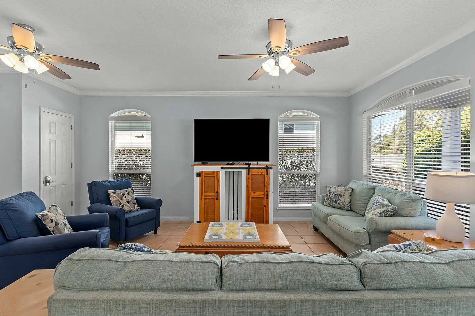 3 bed, 2.0 bath, 1646 sqft, $4,239 — Photo 4