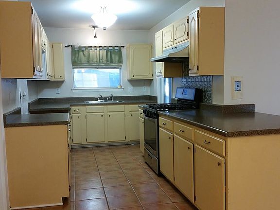 5th image of 4814 Lambeth Dr
