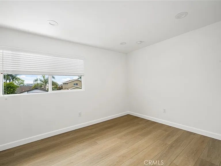 9282 Winterwood Cir — Photo 32
