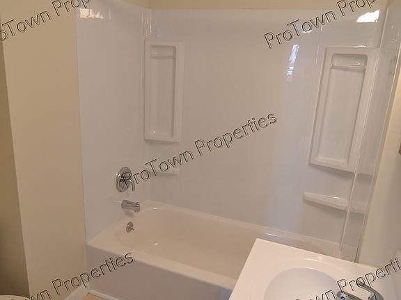 4th image of 209-211 Hyde Park Ave #209