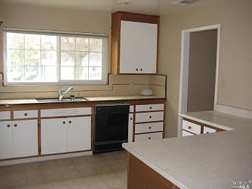 5th image of 3550 Donna Dr