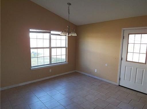 3rd image of 7917 Longwood Dr