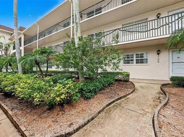 831 Maple Ct APT 310, Dunedin, FL 34698