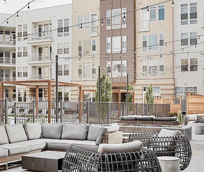 7575 Town Center — Photo 47