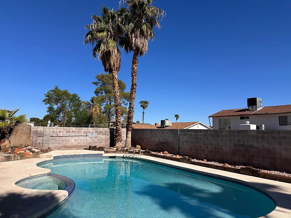 4036 Bridgeview Cir