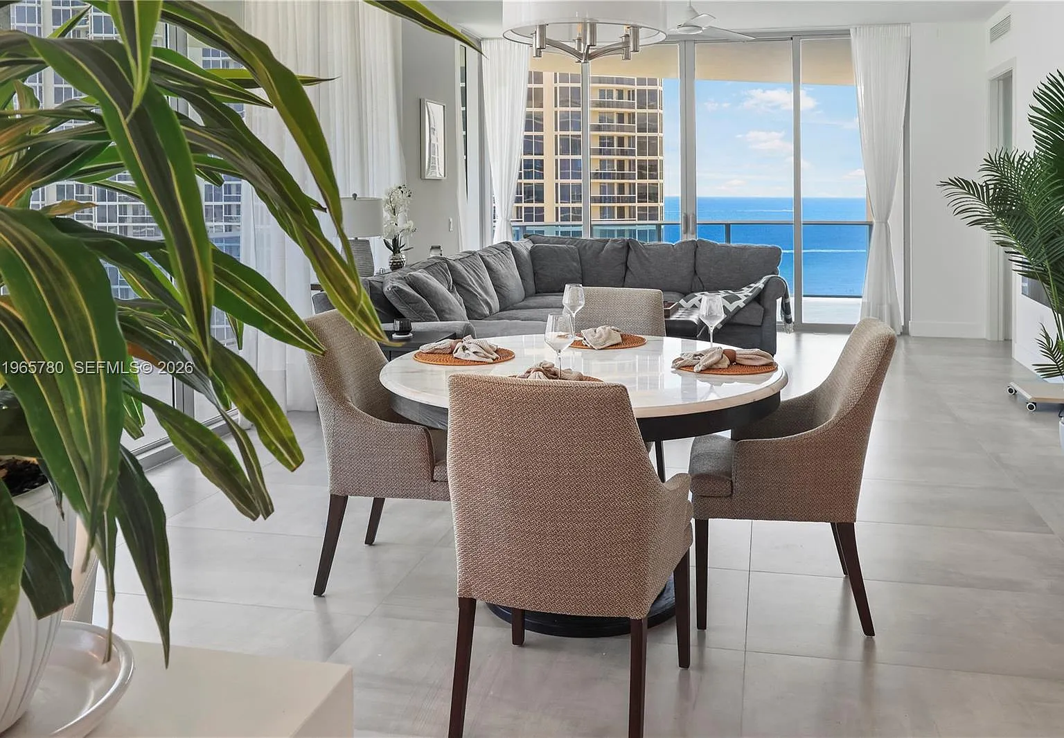 Aurora Condominium — Photo 1