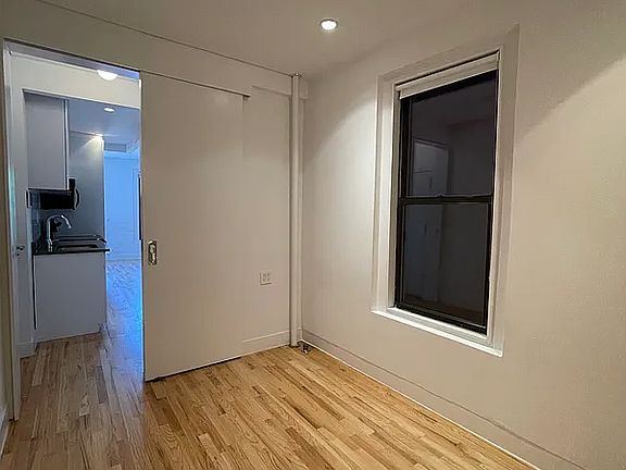 4th image of 250 Mulberry St APT 12