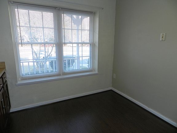 kitchen eat in space