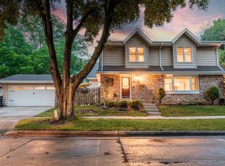 1908 N 81st St, Wauwatosa, WI 53213