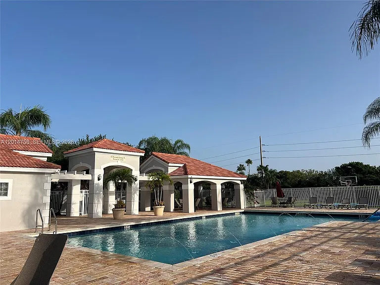 465 Somerset Way — Photo 41