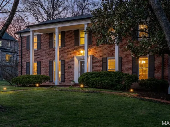 61 York Dr, Saint Louis, MO 63144