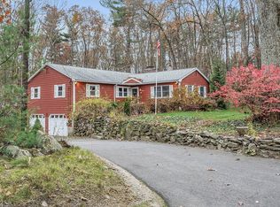 88 Chestnut Rd, Tyngsboro, MA 01879