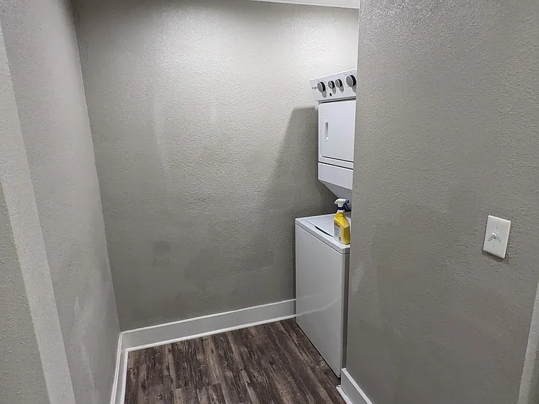 119 S Indianapolis Ave — Photo 11
