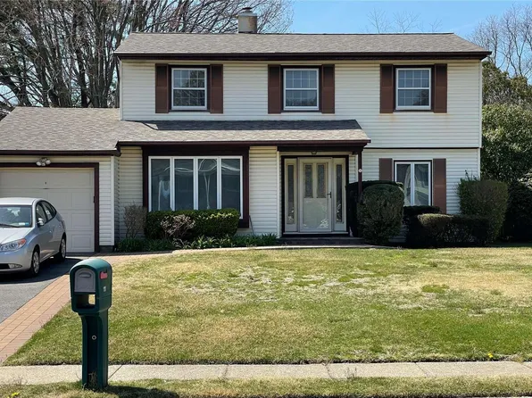 111 Thunder Road, Holbrook, NY 11741