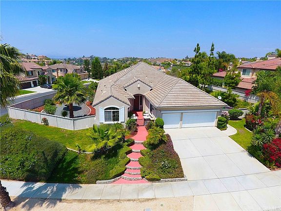 3rd image of 17287 Grove Dr