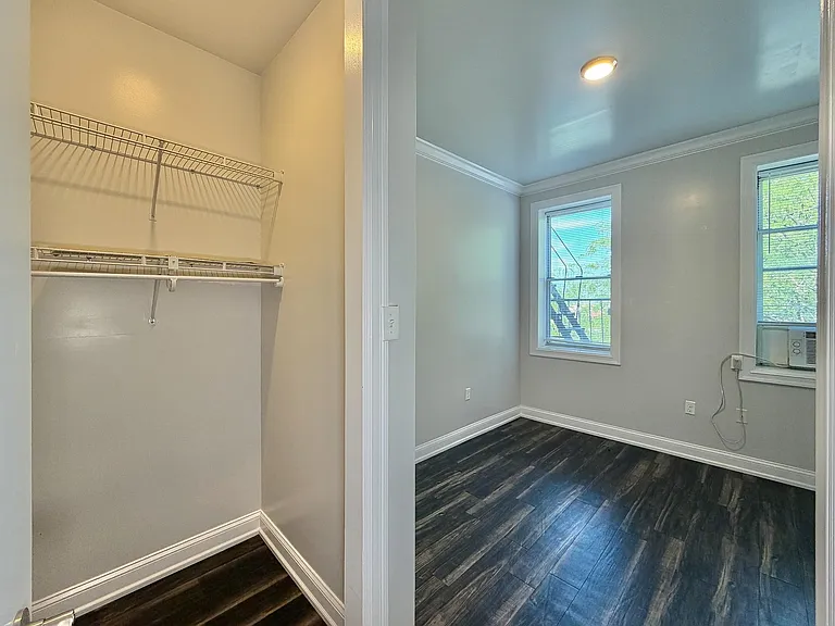 3-5 Potter Pl #4C — Photo 17