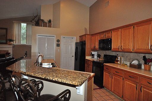 5th image of 519 Stephanie Ct
