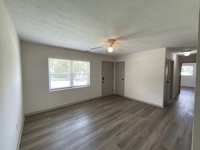 8919 Yarmouth Dr — Photo 6