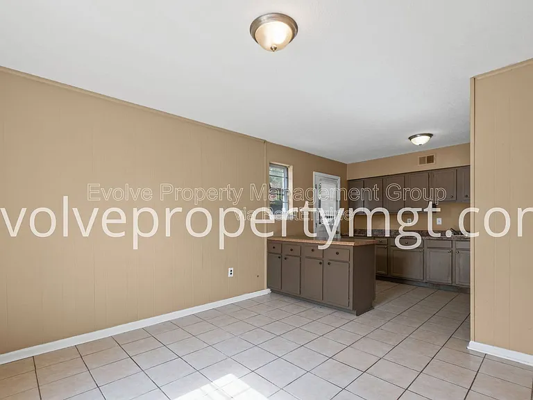3771 Ironwood Dr — Photo 5