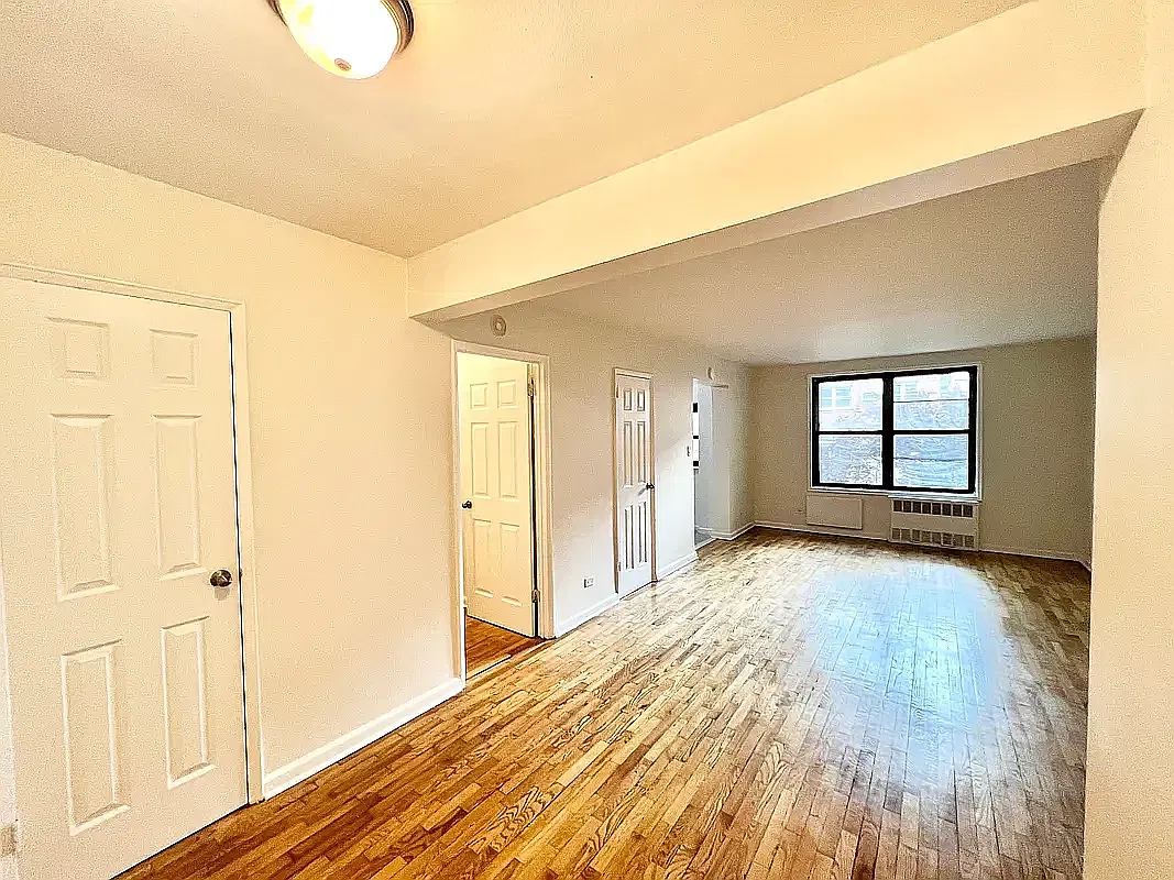 41-25 Case Street — Photo 2