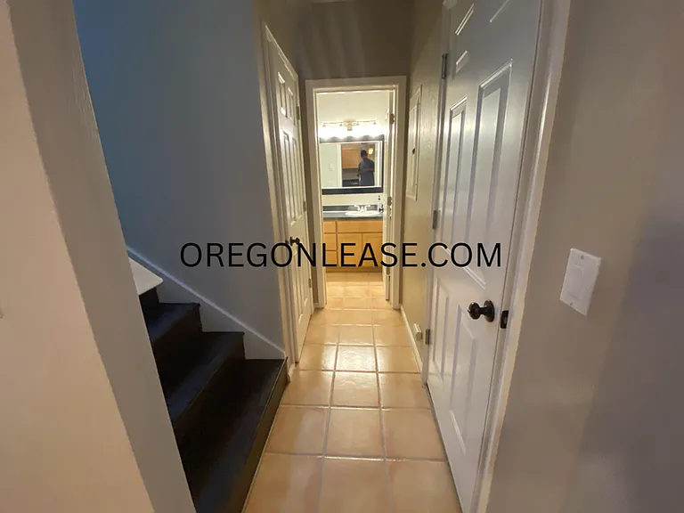 2 bed 2 bath South Eugene Townhome — Photo 5