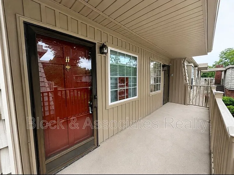 3816H W Country Club Rd — Photo 2