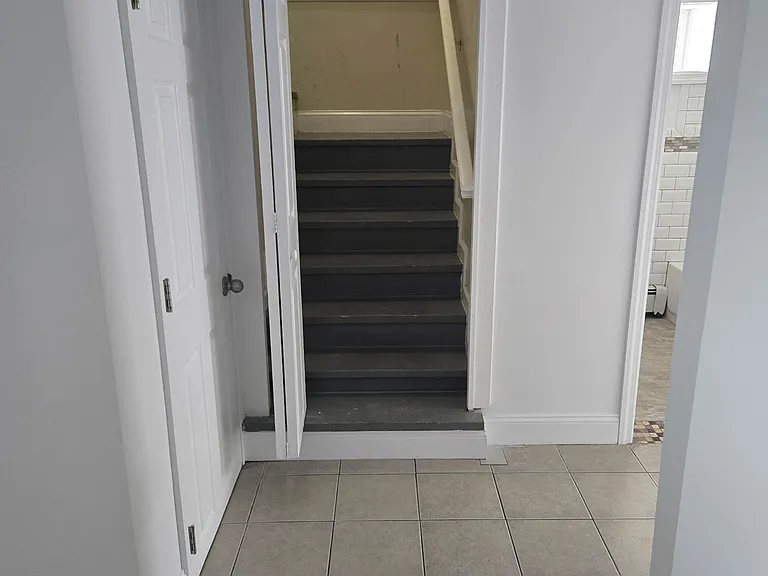 Brooks Ave — Photo 1