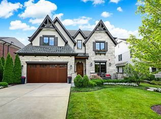 9 Chestnut Ave, Clarendon Hills, IL 60514