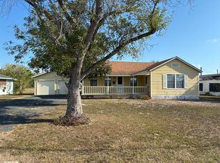 505 W Main St, Bishop, TX 78343