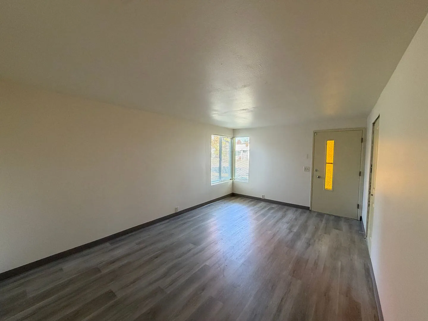 Updated 4 Bedroom Home in Cal Young Neighborhood — Photo 3