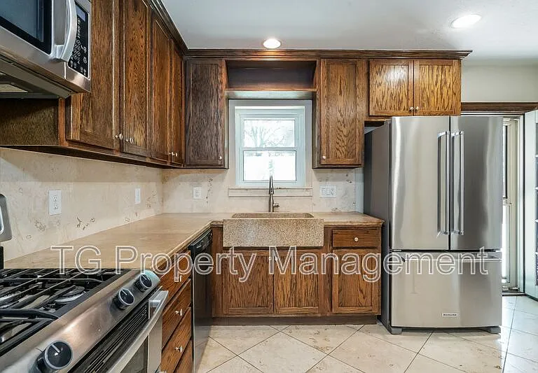 4536 Capitol Ave — Photo 6