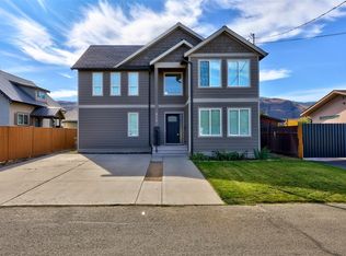 615 Rose Ave, Kamloops, BC V2B 3T4