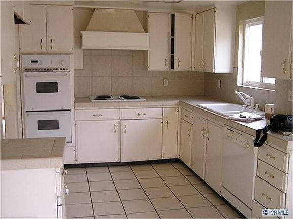 2nd image of 1103 Valley Cir