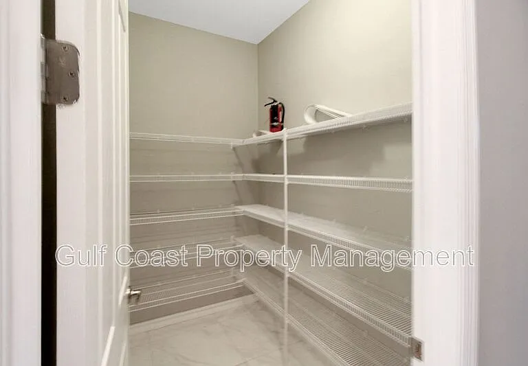 2914 Esmeralda Dr — Photo 9