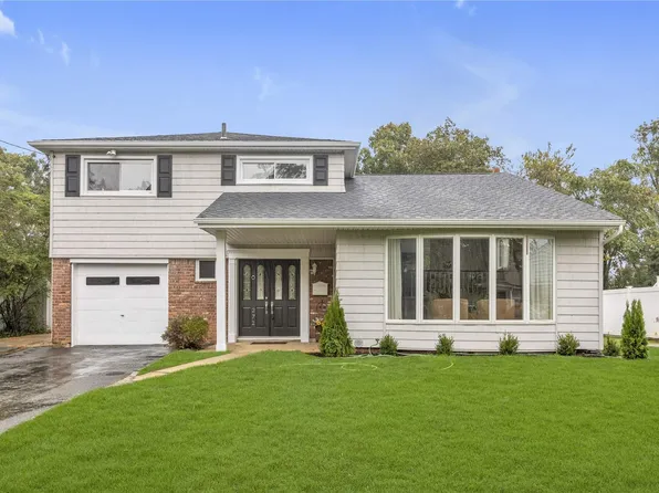 272 Belair Drive, Massapequa Park, NY 11762
