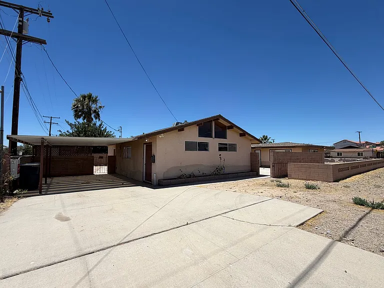29205 Exeter St — Photo 1