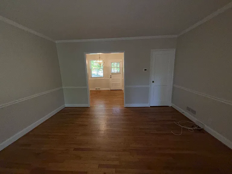 2625 B Greenbrier Rd — Photo 4
