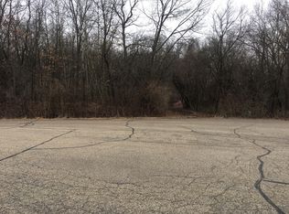 Shelley Ct, Woodstock, IL 60098