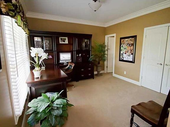 4th image of 7401 W Augusta Blvd