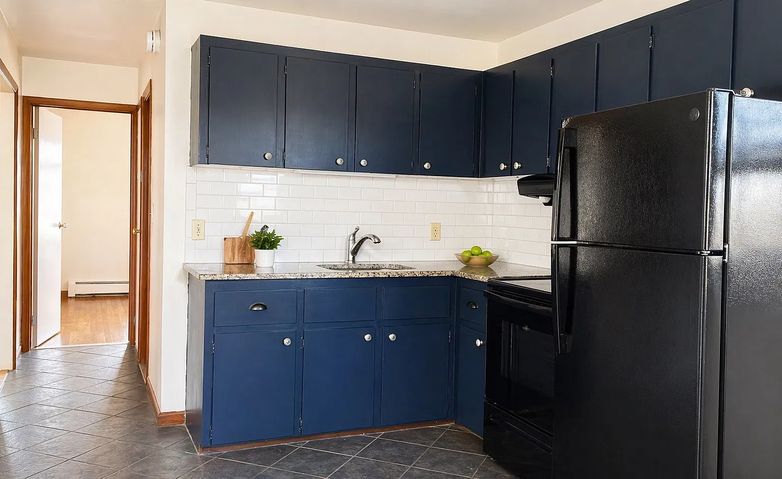 2 bed, 750 sqft, $2,375 — Photo 2