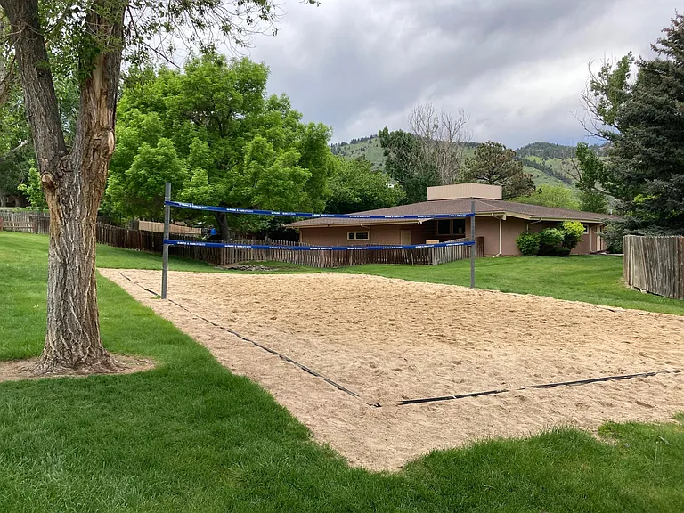 Golden Cir — Photo 15