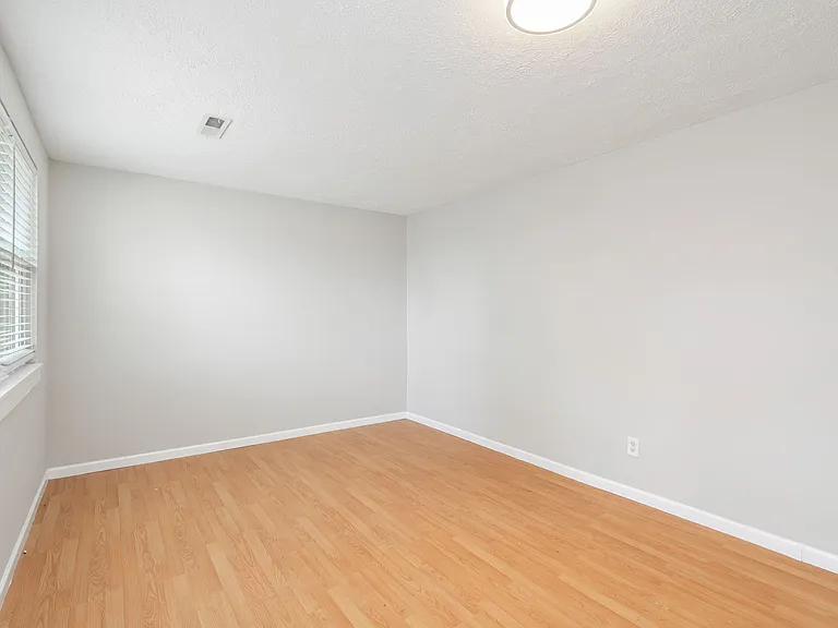 5712 Walden Woods Ct — Photo 27